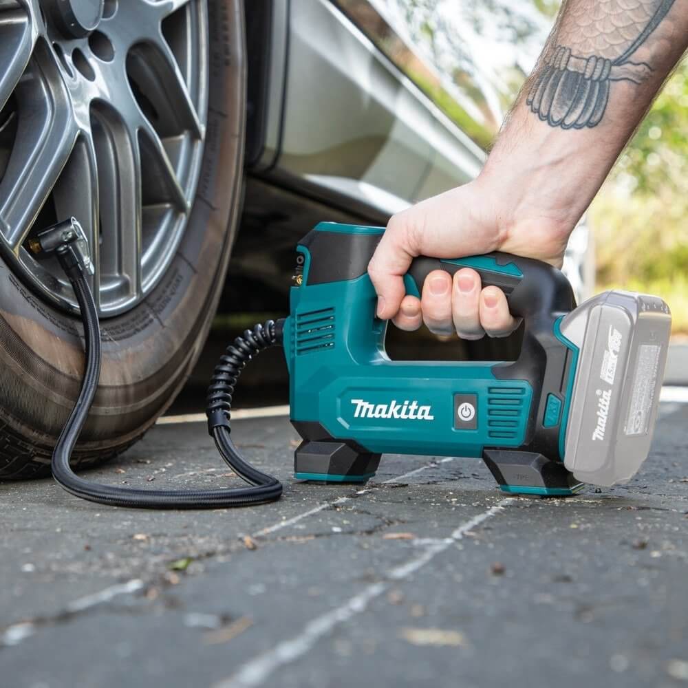 Compressor de Ar Portátil 18V Makita DMP180Z